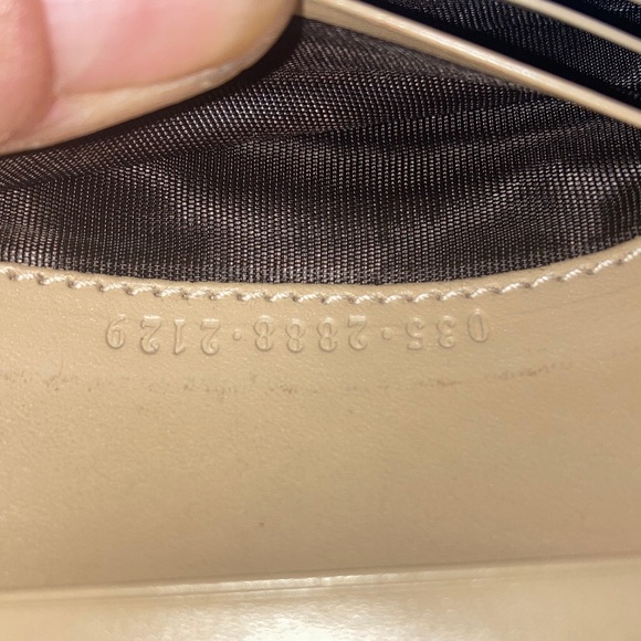 Gucci🌹🌹🌹 Beige Leather Wallet with Silver Hardware - Picture 9 of 9